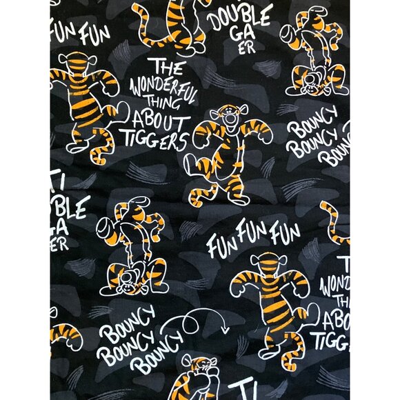 Disney Tigger Printed Black Scrub Top L - Picture 1 of 8